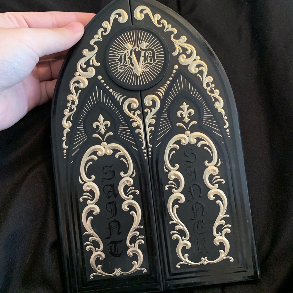 Saint & Sinner eyeshadow